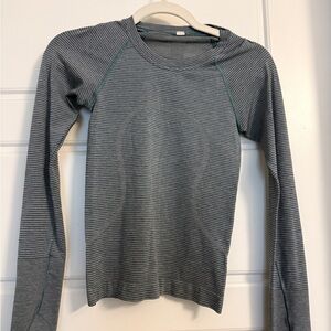 Lululemon Swiftly tech long sleeve (waist length)
